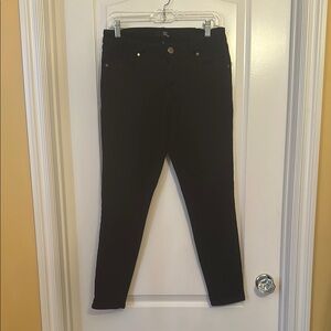 1822 Women's Black Skinny Jeans
